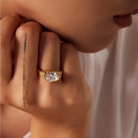 18K Gold Plated Ancient Heirloom Ring*White Topaz Swarovski Cubic Zirconia*JD - Picture 2 of 6